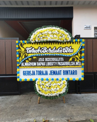 Papan Bunga Duka di Singojuruh